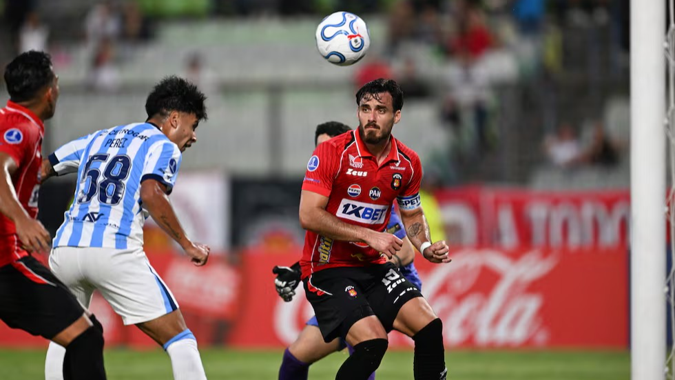 Racing empató con Caracas y quedó complicado en la Sudamericana