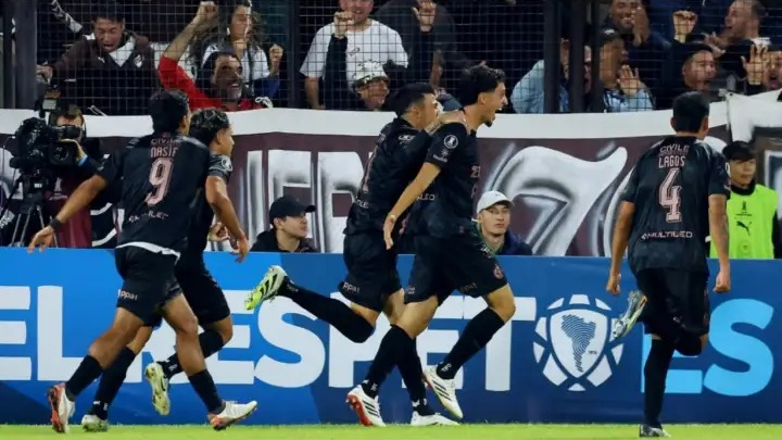 Platense logró su segundo triunfo y derrotó a Santa Fe de Colombia 