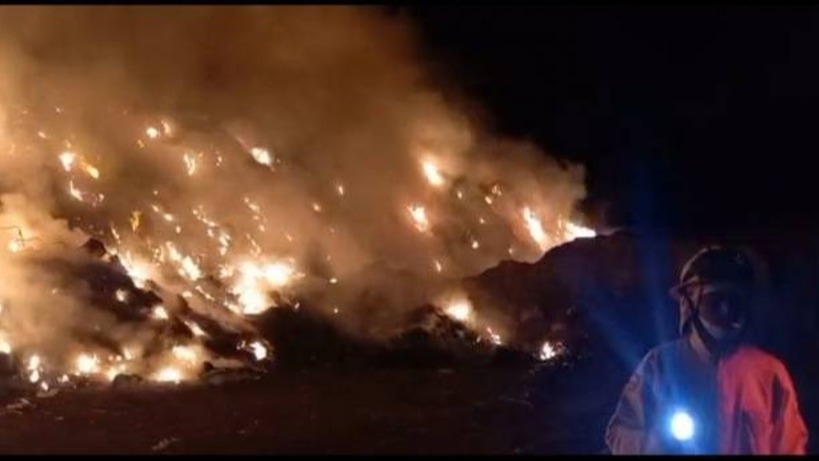 Se desató un voraz incendio en la planta recicladora de Jáchal