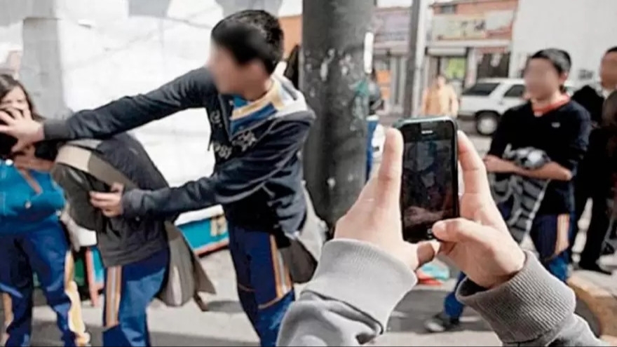 Aprobaron un proyecto de ley para aplicar multas de hasta $600.000 por bullying
