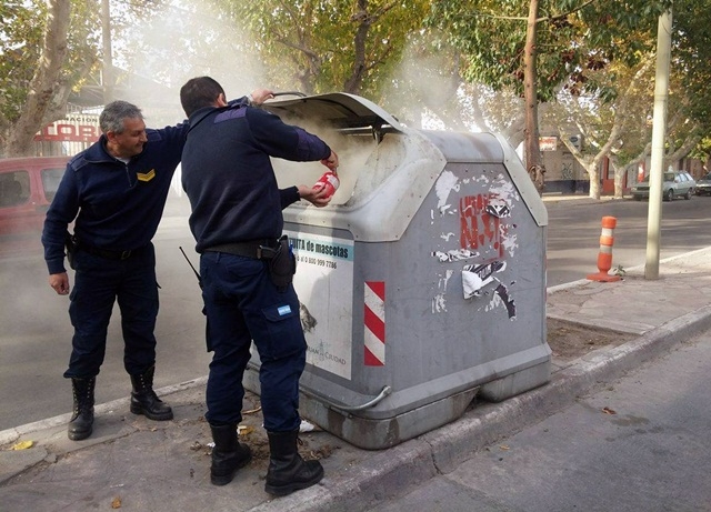 Prendieron fuego un contenedor de basura en Capital