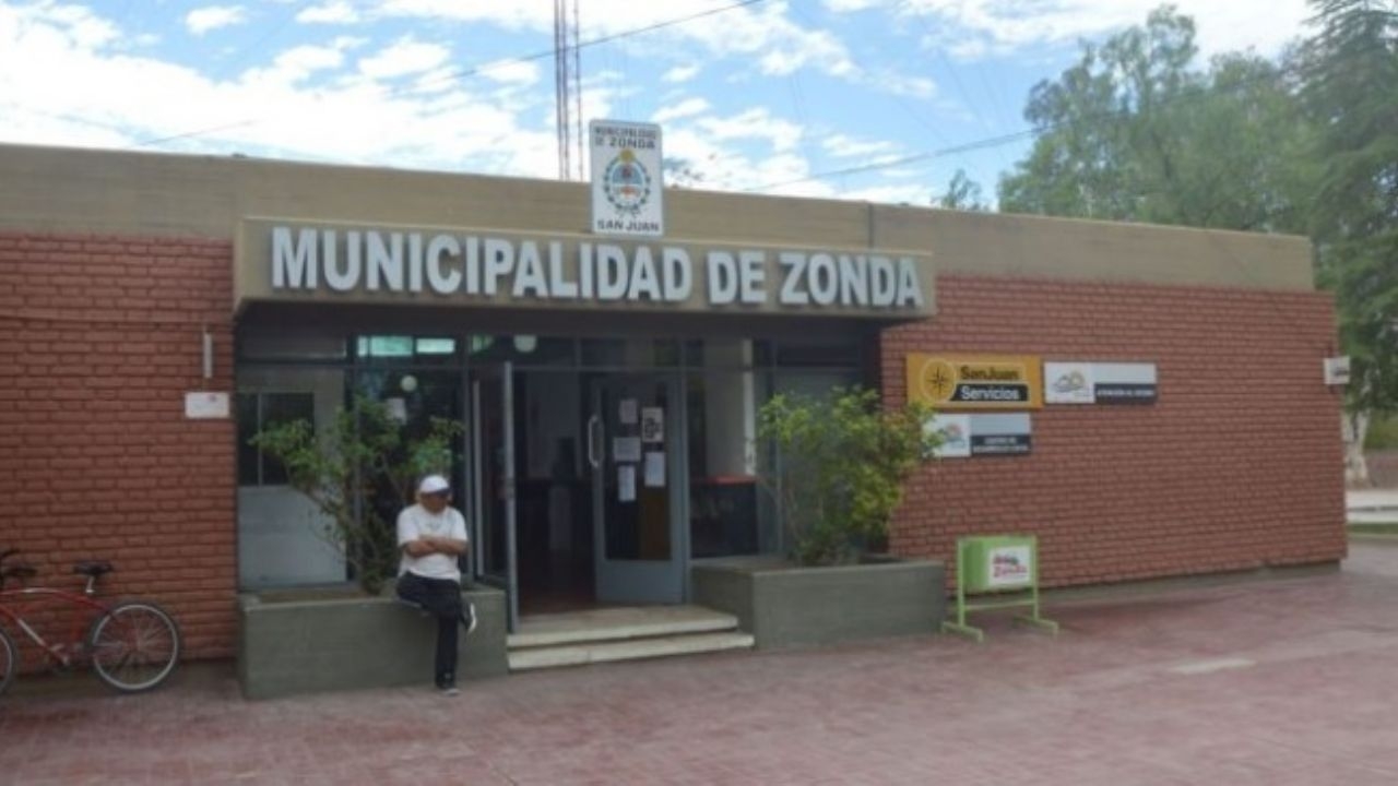 Por la pandemia cerraron las puertas del municipio de Zonda y no atienden al público