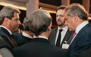 Uñac participó de una cena con funcionarios y empresarios en medio del tironeo en el Gobierno nacional 