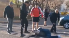 Robó un celular y los vecinos lo lincharon, es menor de edad