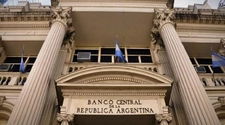 Las tasas de interés de plazos fijos se irán a 97% desde este lunes