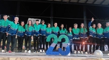 La Escuela Provincia de Neuquén presentó su campera a lo grande
