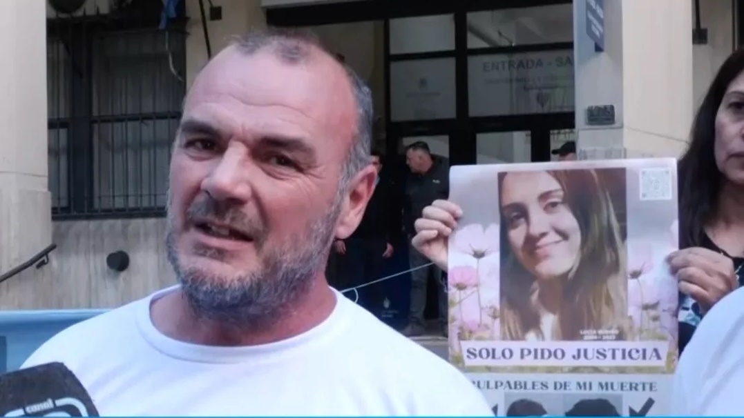 El padre de Lucía Rubiño pidió justicia: "A mi hija la tengo en un cajón"
