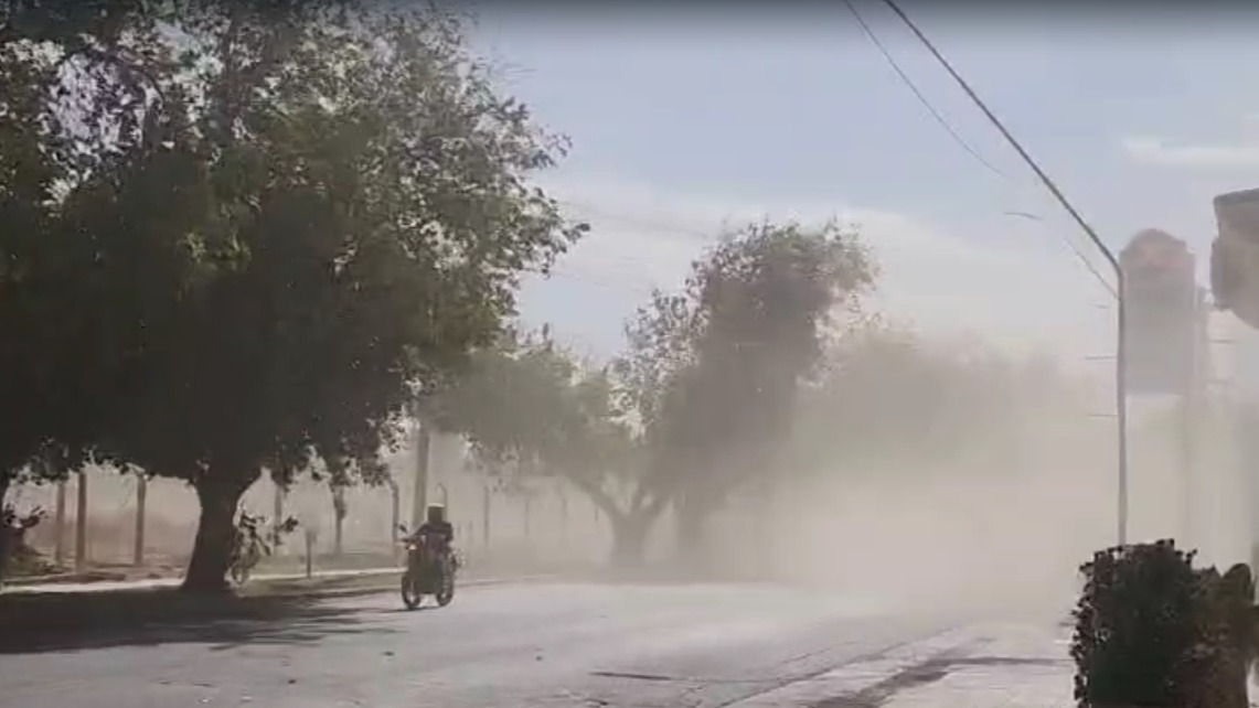 El viento Zonda llegó con ráfagas fuertes en San Juan y hay alerta amarilla