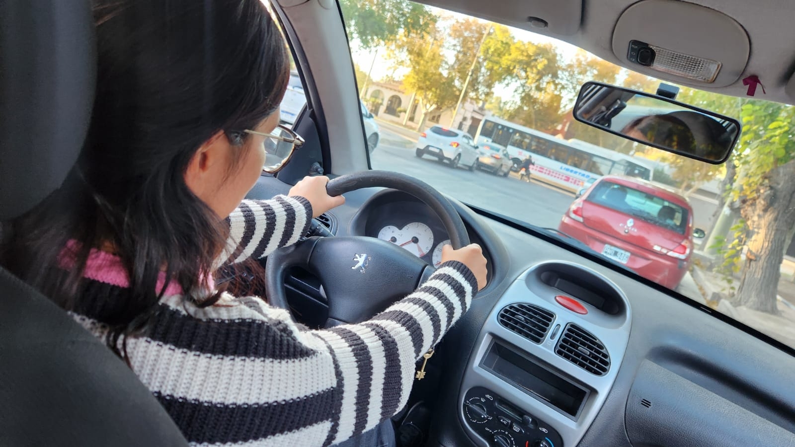 Estudio revela fallas en educación vial y riesgos al conducir en San Juan