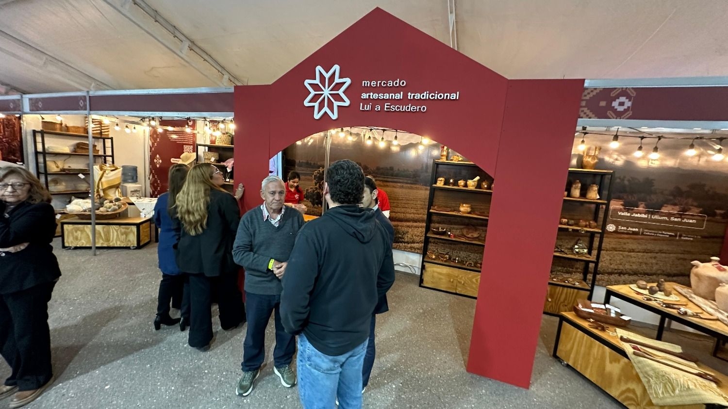Feria de Artesanías: un mercado cultural con vida e identidad propia
