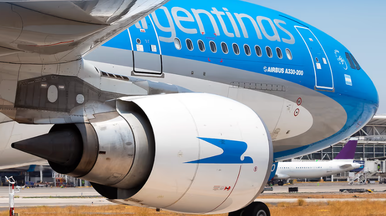 Fondo buitre presiona en EE.UU. para embargar bienes argentinos por Aerolíneas