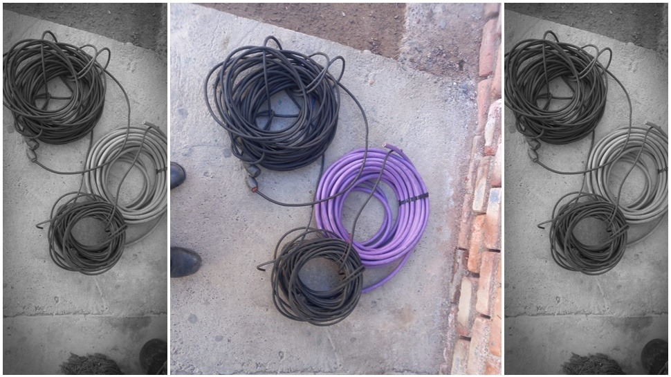 Los rollos de cables que llevaba el aprehendido están en sede policial para ser reconocidos.