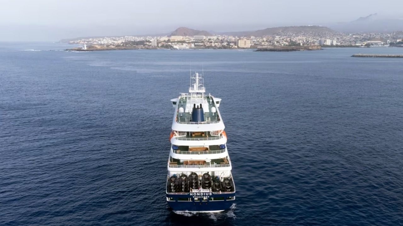 España recibirá crucero con brote de hantavirus y tres muertos