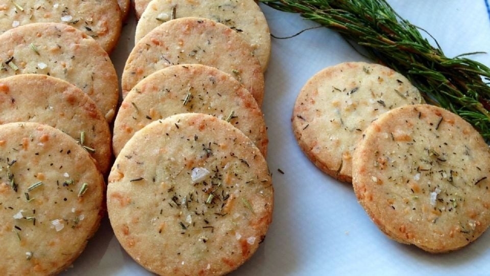 El secreto para hacer galletitas saladas caseras con pocos ingredientes
