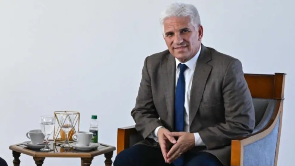 Claudio Poggi, gobernador de San Luis, pidió la renuncia de sus funcionarios por falta de fondos