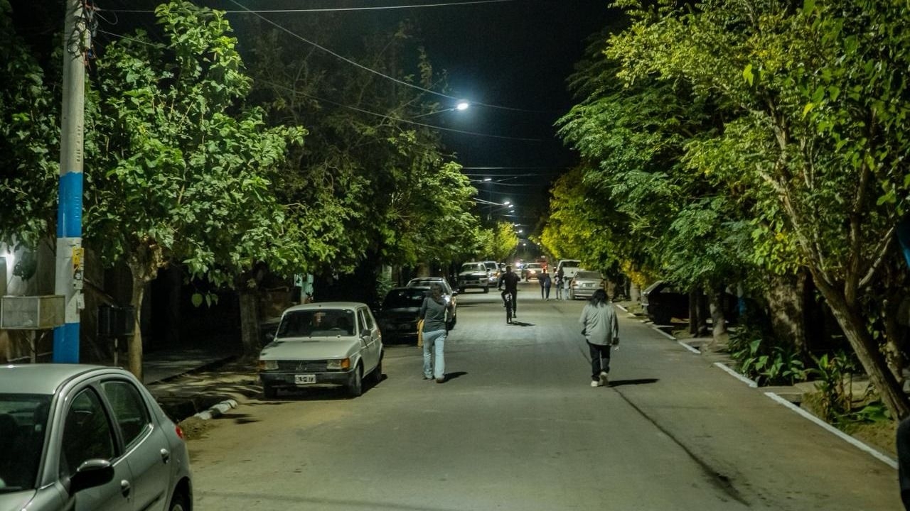 Inauguraron nueva luminaria para la Villa Cremades en Pocito