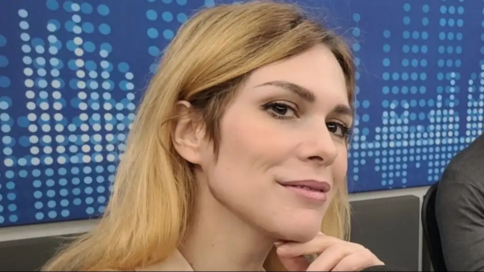 La foto al borde de la censura que subió Lilia Lemoine: "No es OnlyFans"