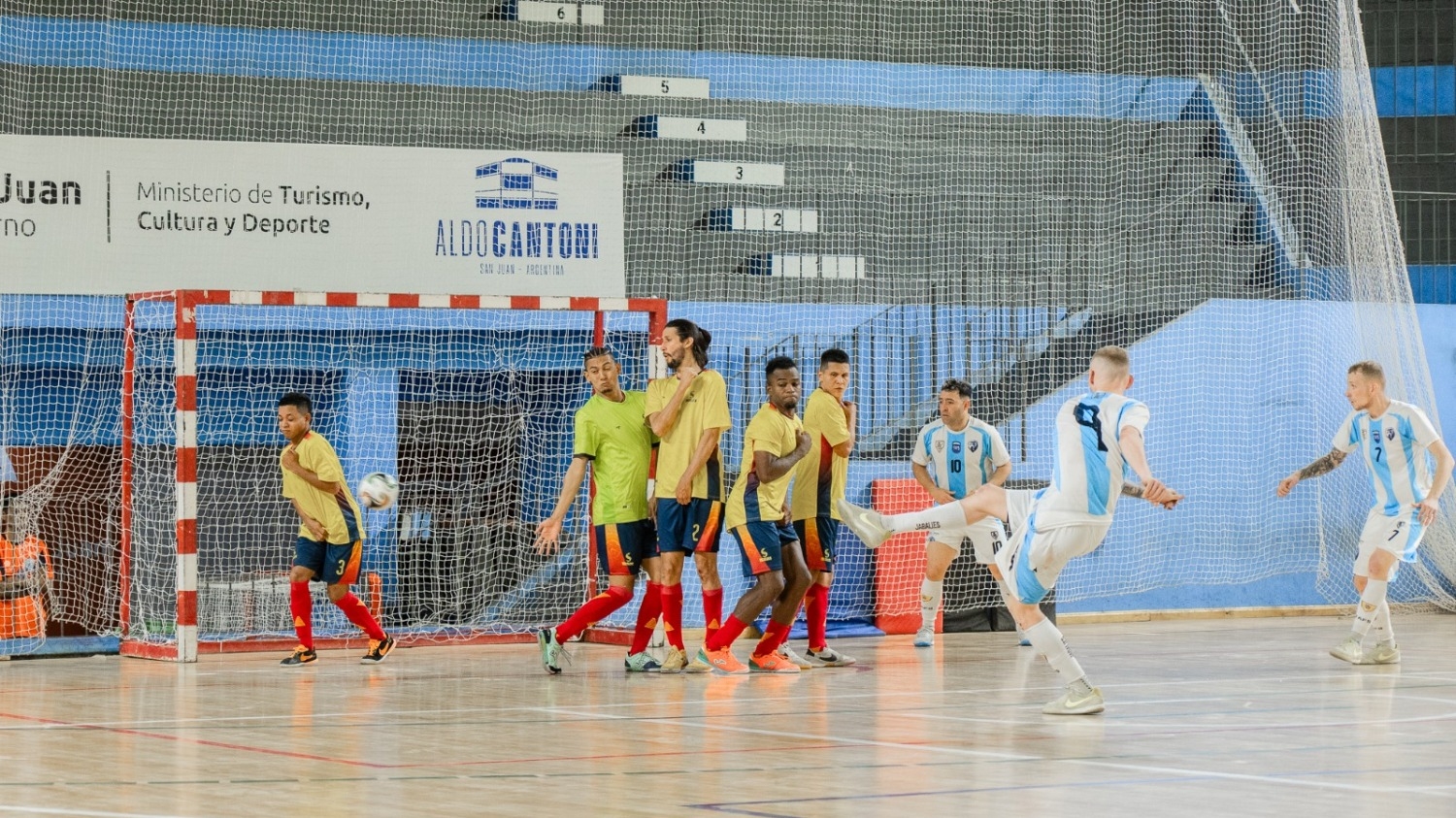 Argentina igualó con Colombia y busca el pase ante Uruguay en el Aldo Cantoni