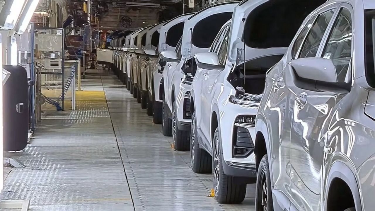 Fuerte caída de la producción automotriz en abril en Argentina