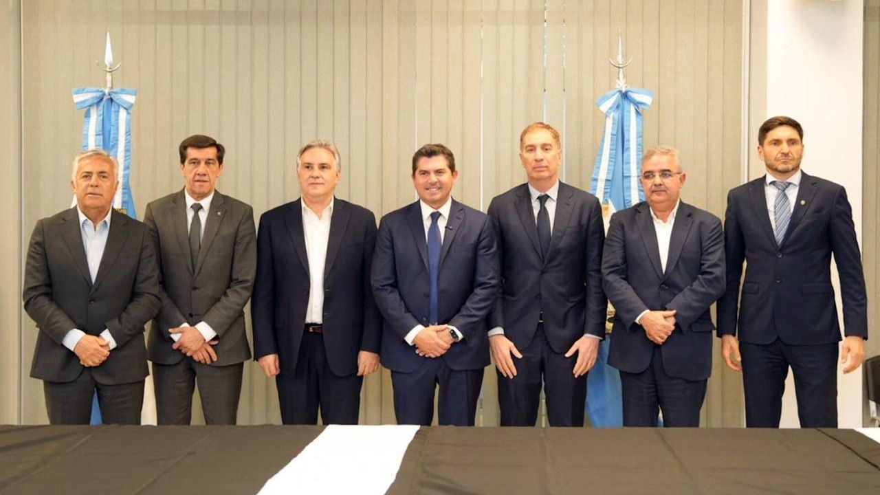 El gobernador Marcelo Orrego firmó acuerdos clave con Santa Fe y Mendoza