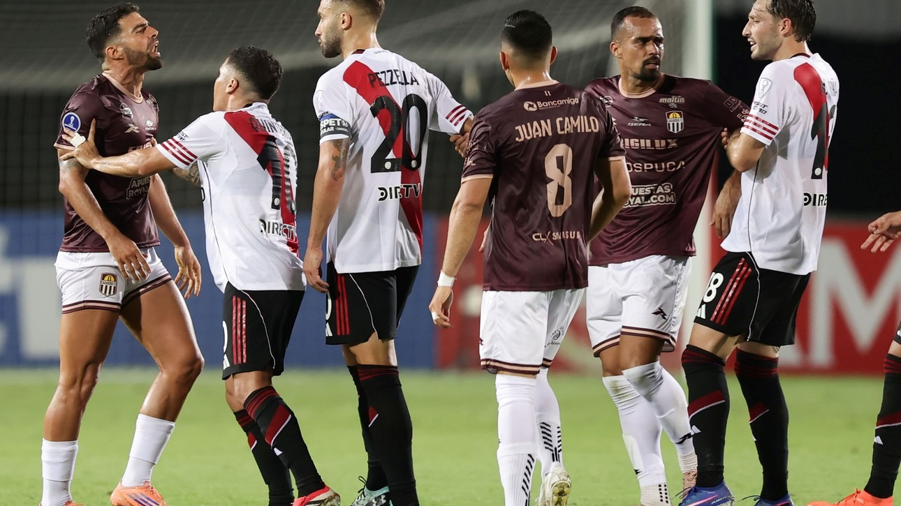 River Plate venció 2-1 a Carabobo con gol agónico de Salas
