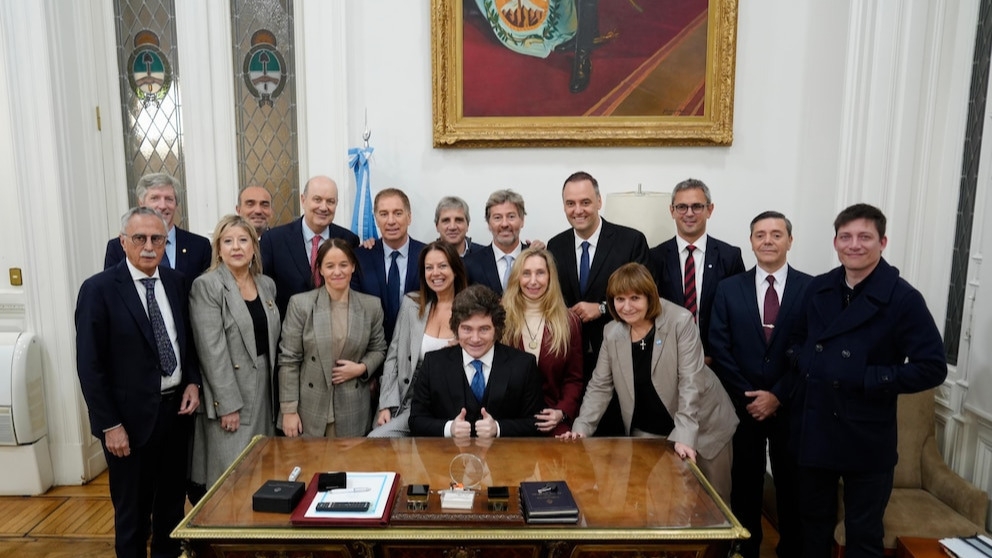Milei reúne al Gabinete en plena interna por los dichos de Bullrich y Adorni