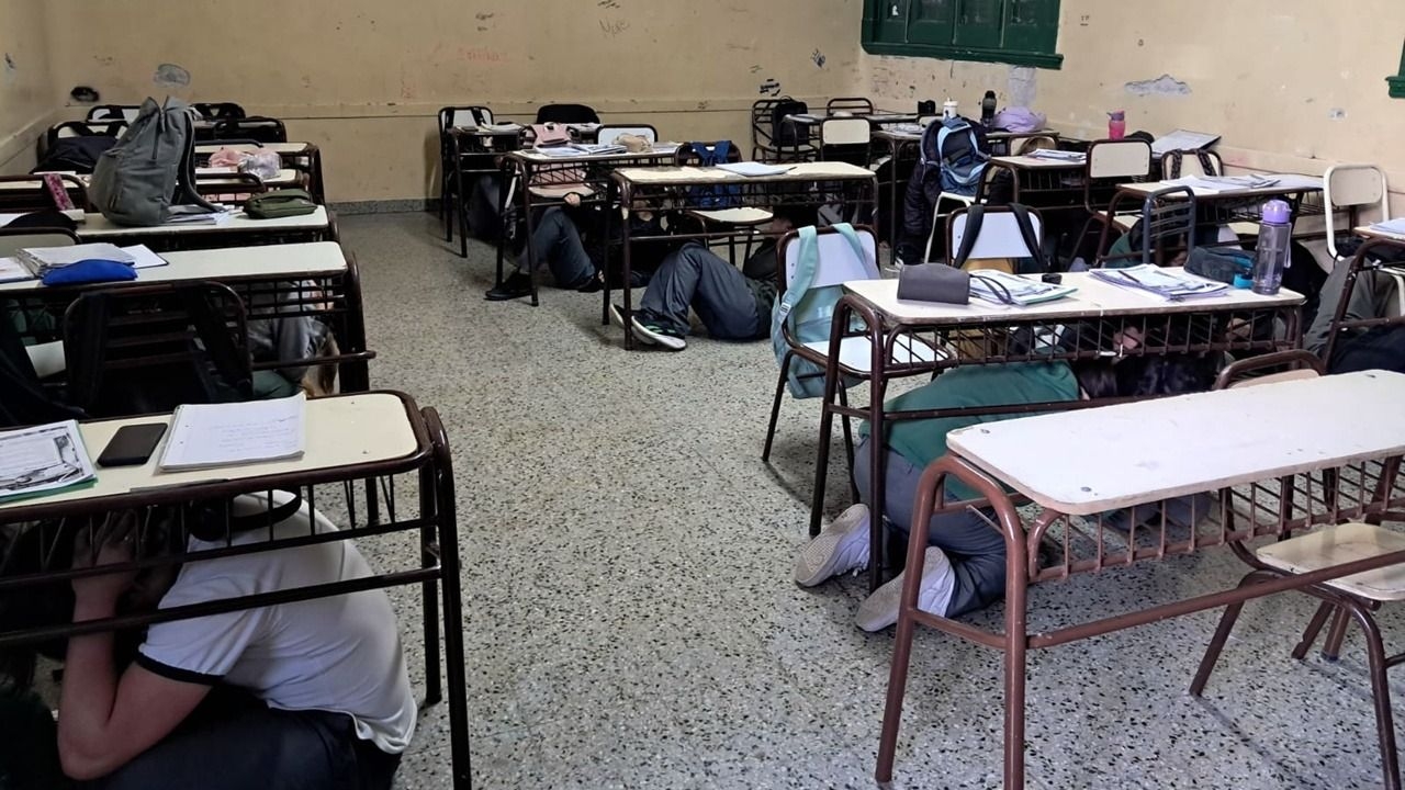 Por el día de la Prevención Sísmica, realizaron un importante simulacro en la Normal Sarmiento
