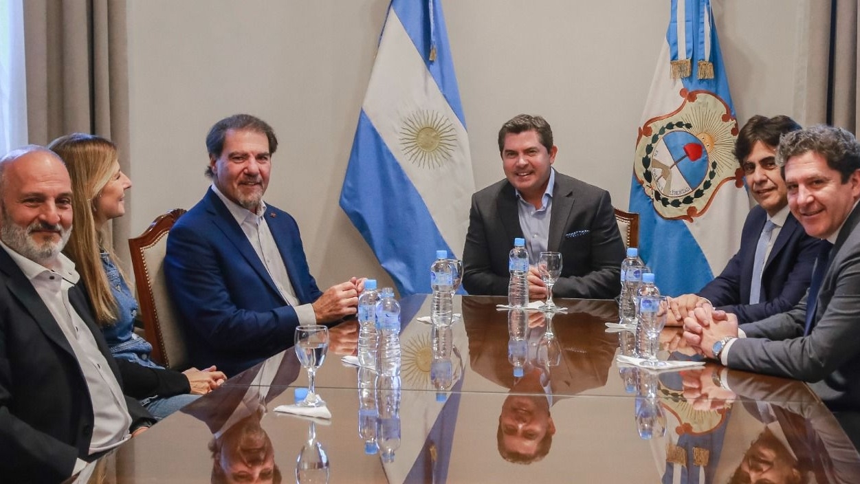 Orrego recibió al economista Zuchovicki y analizaron inversiones y minería