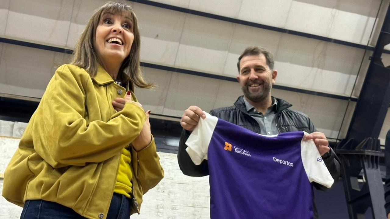 En Capital se baila y se practica vida saludable con camiseta nueva