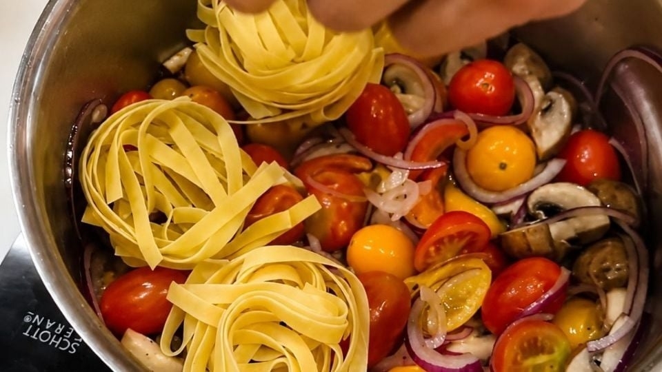 La receta de pasta en una olla de Coco Carreño para cocinar rápido