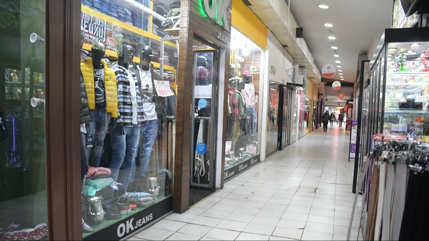 Un reporte indica una caída del 3,2% en abril y 12 meses en descenso para comerciantes