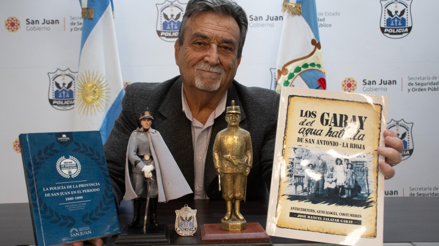 Un sanjuanino llevó a la Feria del Libro la historia del linaje de "los Garay"