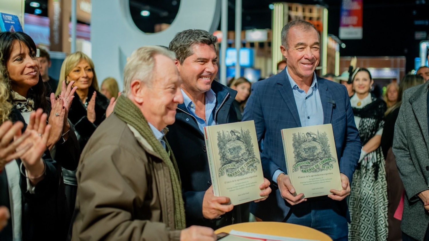 Marcelo Orrego acompañó a los expositores sanjuaninos en la Feria del Libro