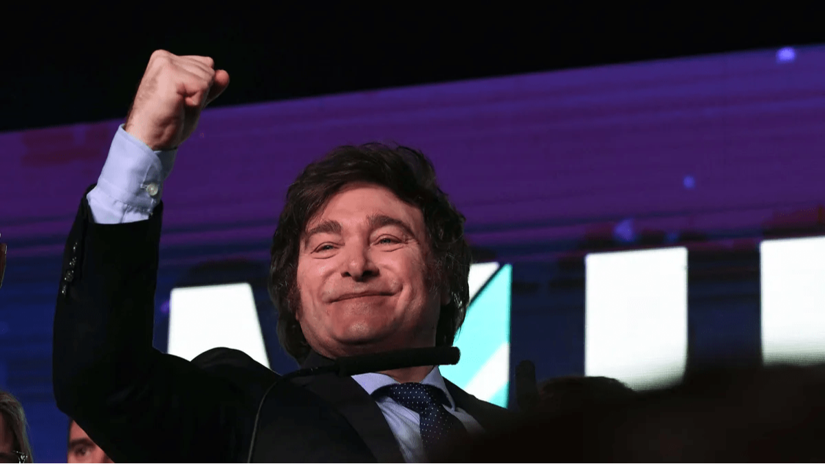 Javier Milei celebró la baja del riesgo país: "Todo marcha acorde al plan"