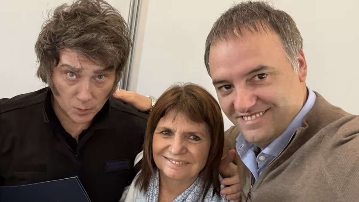Milei respaldó a Karina y cruzó a Bullrich por el caso Adorni