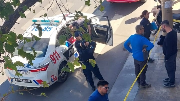 Hallaron muerto a un hombre en un complejo habitacional de Capital
