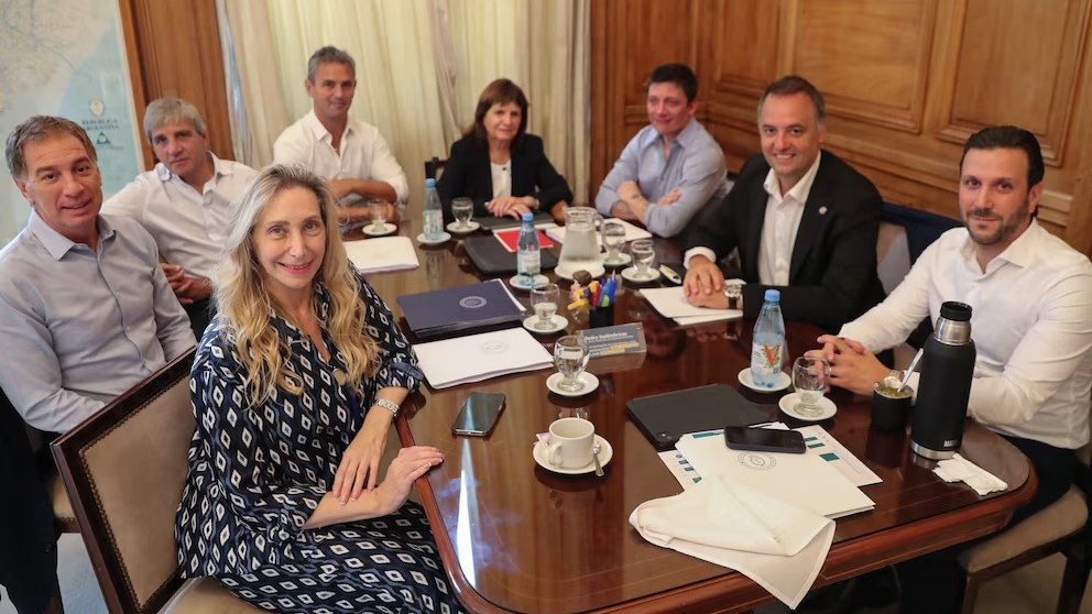 La mesa política del Gobierno de Milei se reunió y Bullrich se fue antes