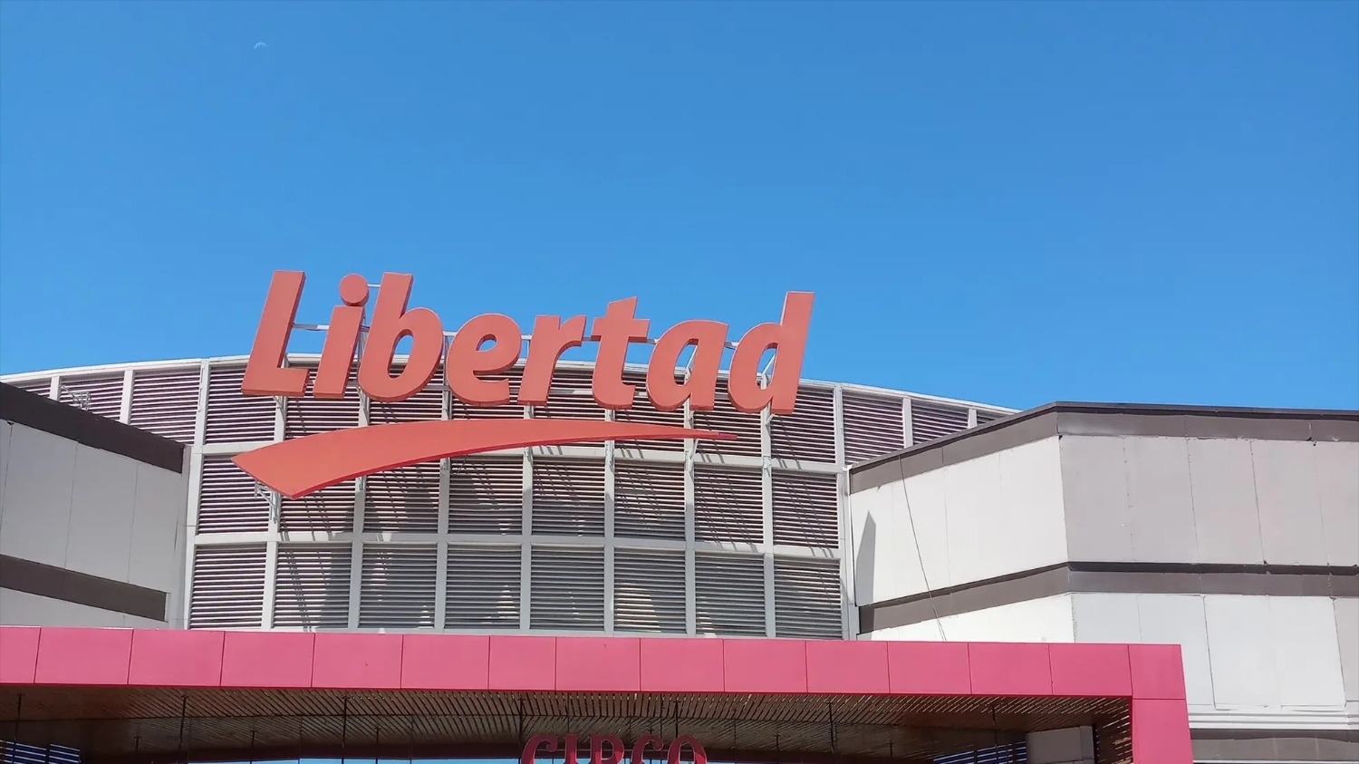 Descuentos de hasta el 70% en Hiper Libertad por la llegada de La Anónima