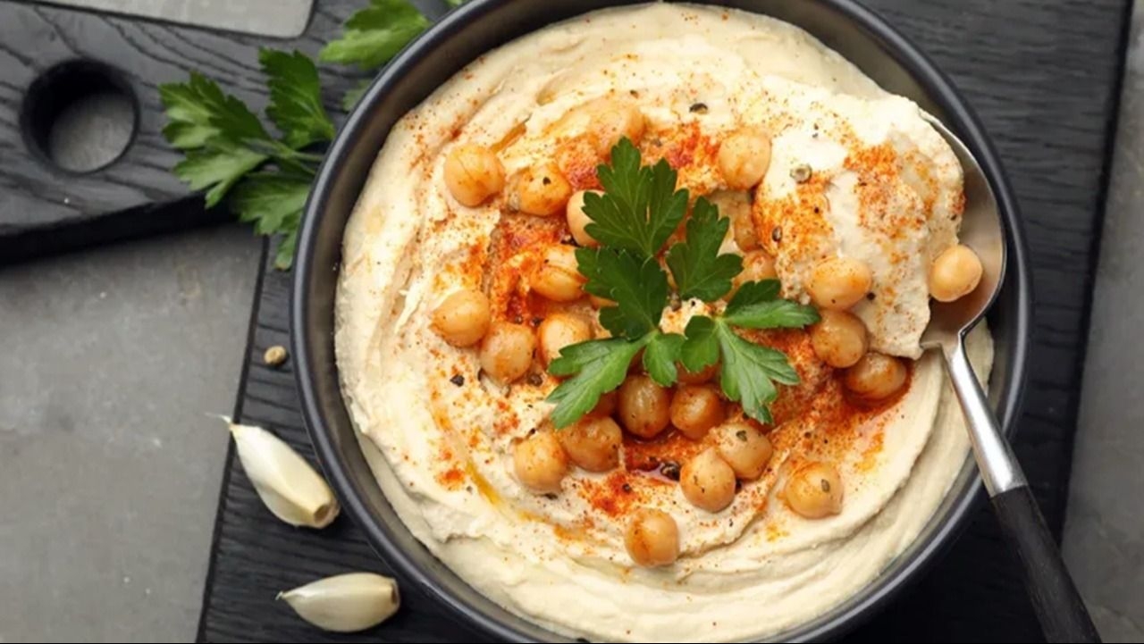 El hummus celebra su día internacional con una receta simple