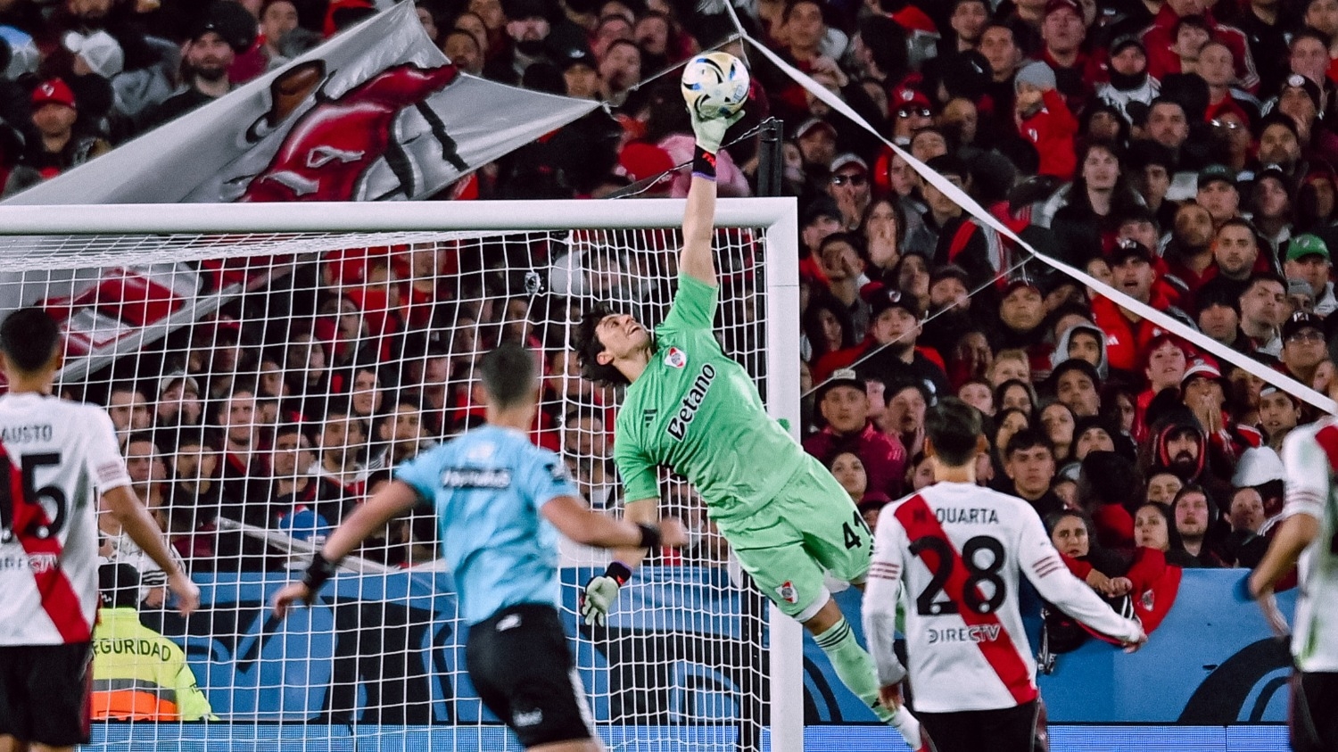 River recibe a Gimnasia en el Monumental por un lugar en las semifinales