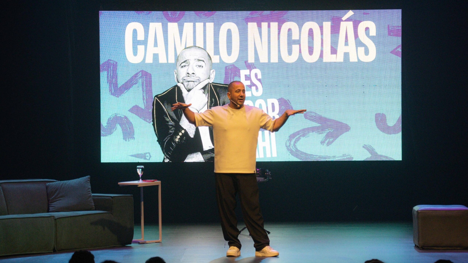 El cordobés Camilo Nicolás trae a San Juan un show sobre los 40, los vínculos y el humor cotidiano