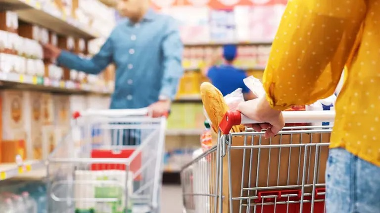 La inflación de abril fue del 2,6% y marcó la menor suba en meses, según el Indec