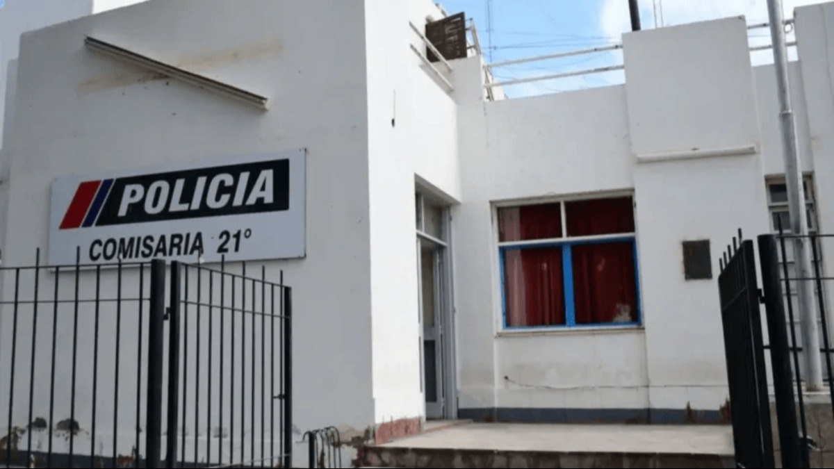 Murió un hombre tras chocar su auto contra un árbol en Jáchal