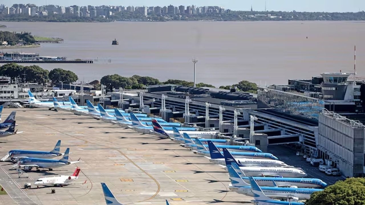 Por la protesta del SMN, se verán afectados varios vuelos en Aeroparque