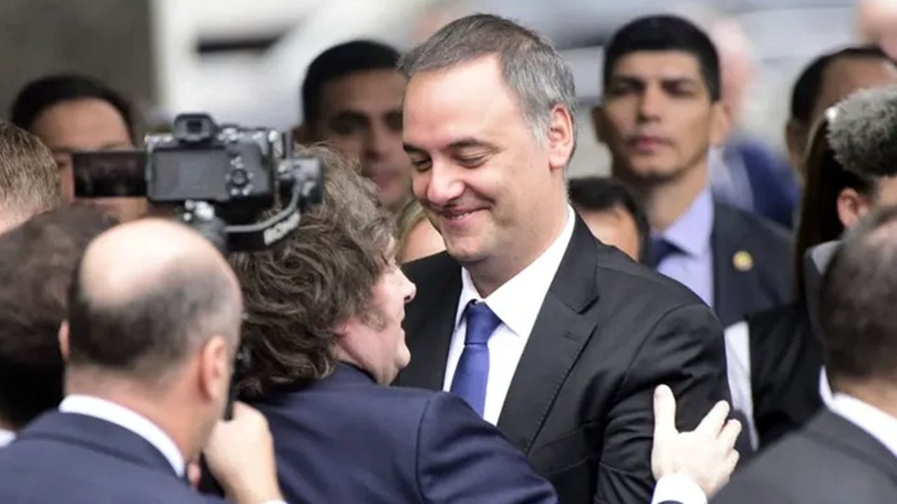 Milei recibió a Adorni en Quinta de Olivos en plena tensión judicial