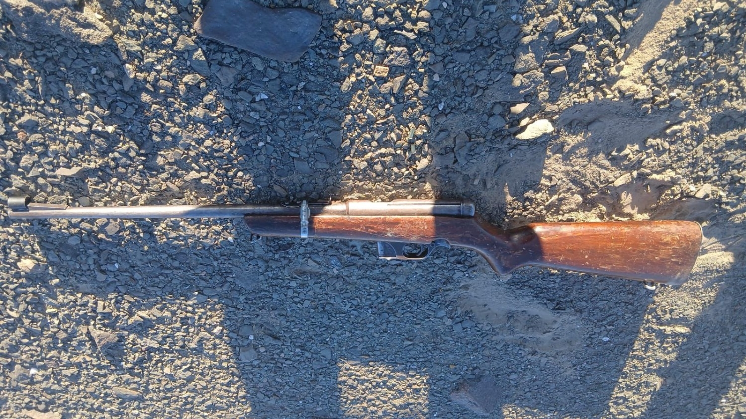 Circulaba con un arma ilegal y fue arrestado en un operativo policial