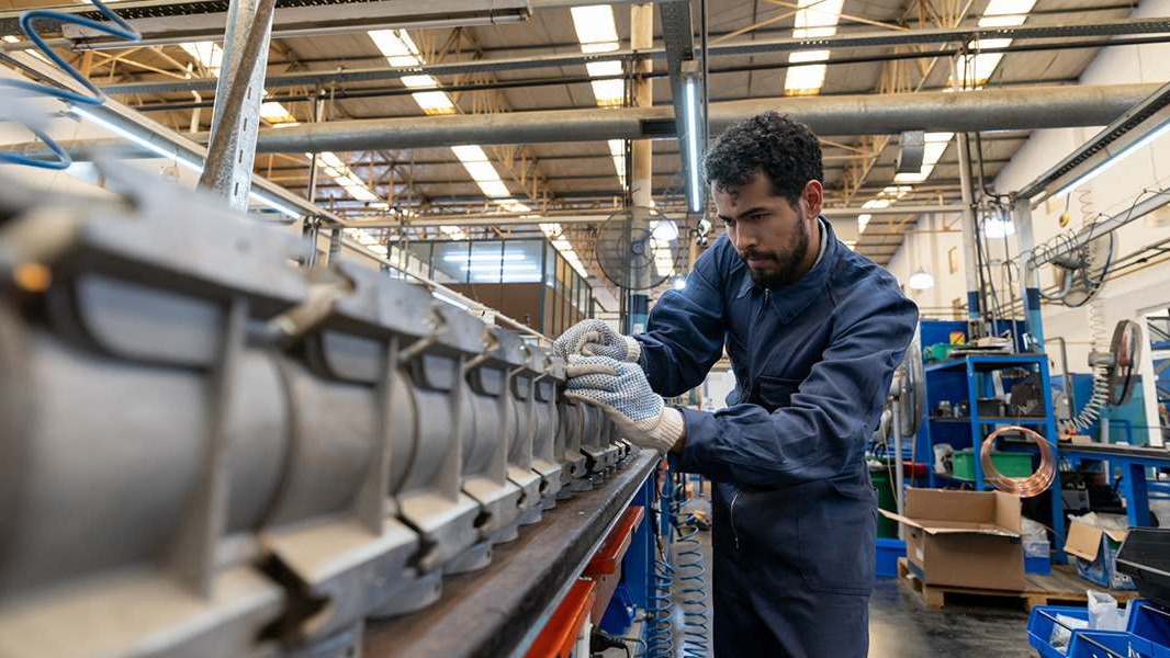 En un año cerraron más de 13 mil empresas y se perdieron casi 100 mil empleos privados