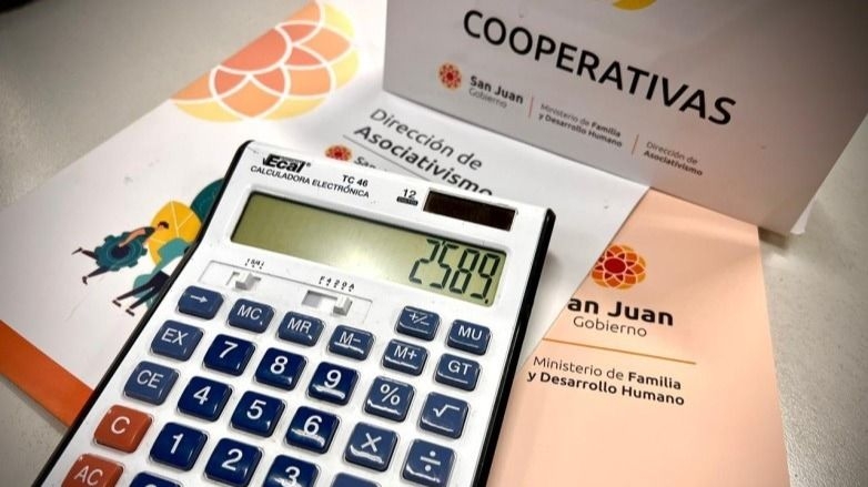 Capacitación técnica para contadores públicos sobre gestión de cooperativas