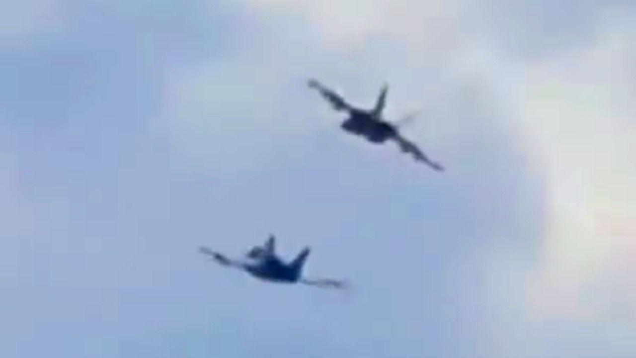 Dos aviones de combate chocaron en un show aéreo en EEUU