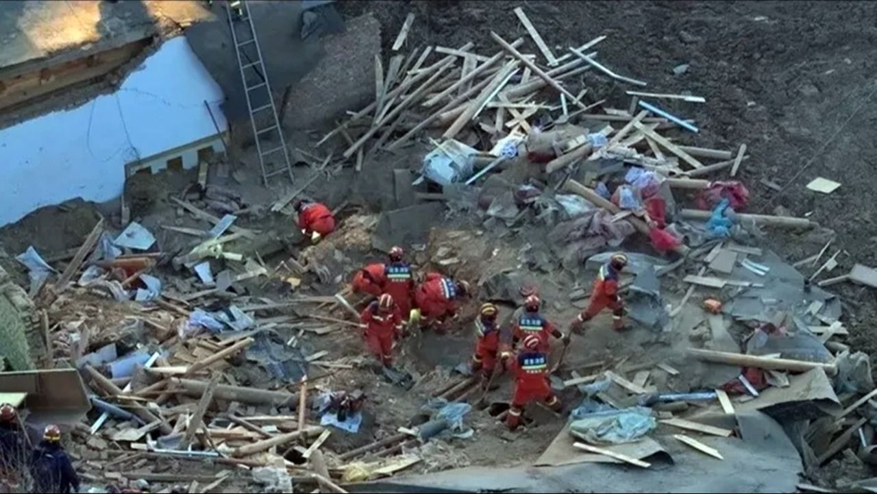Un fuerte terremoto dejó muertos y miles de evacuados en China